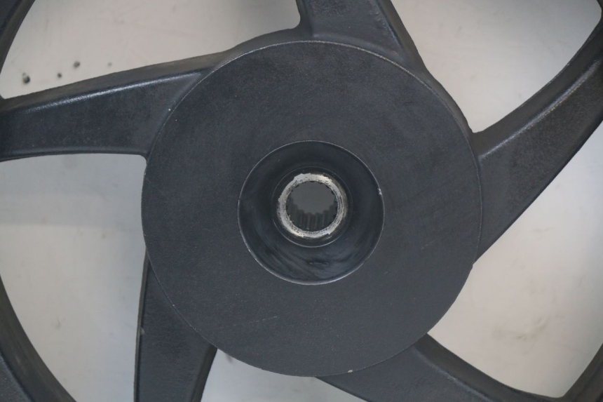 photo de JANTE ARRIERE SYM FIDDLE 2 50 (2008 - 2013) - Gros plan technique