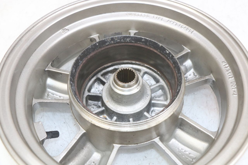 photo de JANTE ARRIERE SYM FIDDLE 3 III 125 (2014 - 2020) - Détails caractéristiques