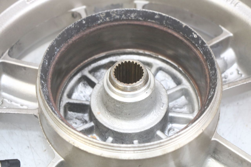 photo de JANTE ARRIERE SYM FIDDLE 3 III 125 (2014 - 2020) - Photo complémentaire