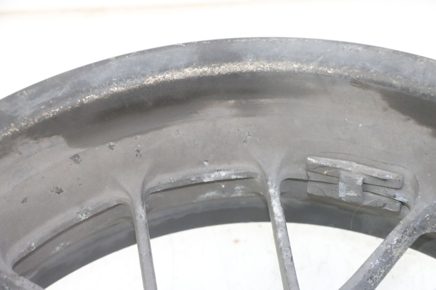 photo de JANTE ARRIERE HONDA FORZA ABS 300 (2013 - 2017) - Vue rapprochée