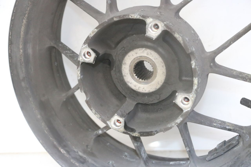 photo de JANTE ARRIERE HONDA FORZA ABS 300 (2013 - 2017) - Zoom état d’usage