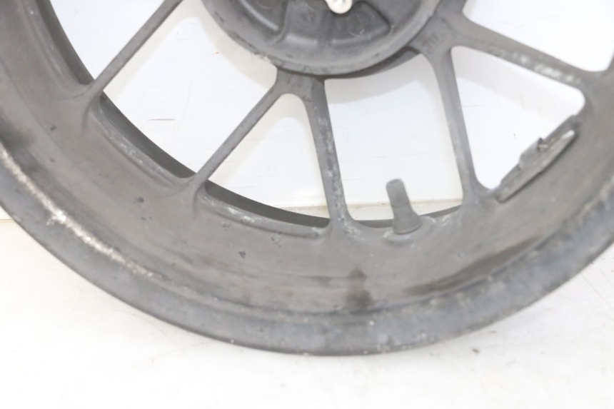 photo de JANTE ARRIERE HONDA FORZA ABS 300 (2013 - 2017) - Gros plan technique