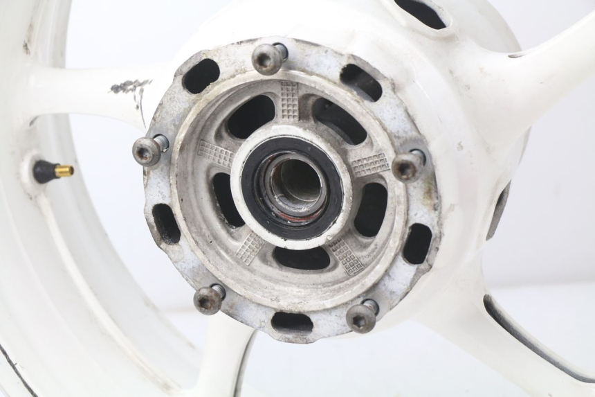 photo de JANTE ARRIERE YAMAHA FZ8 800 (2010 - 2016) - Points de fixation