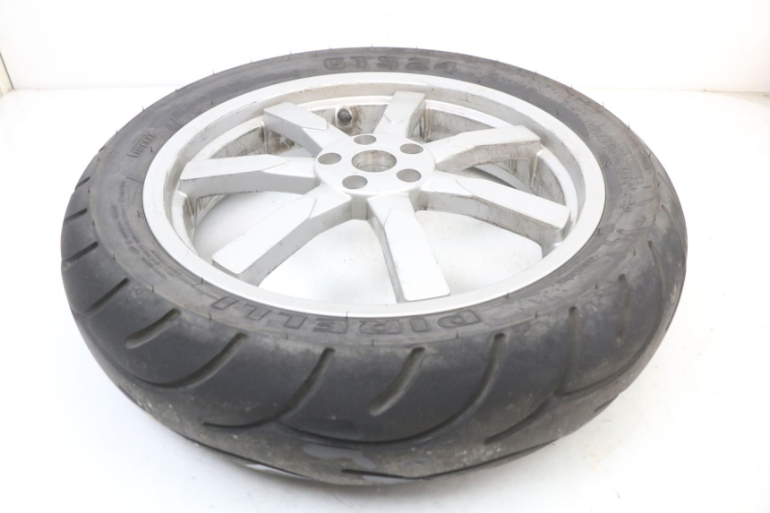 photo de JANTE ARRIERE PEUGEOT GEOPOLIS RS 125 (2007 - 2009) - Gros plan technique