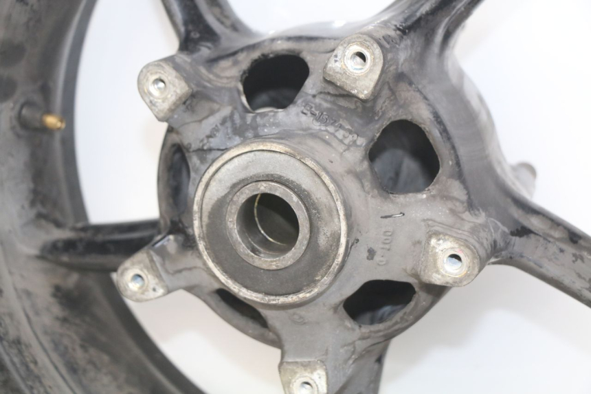 photo de JANTE ARRIERE GILERA GP 800 (2007 - 2013) - Gros plan technique