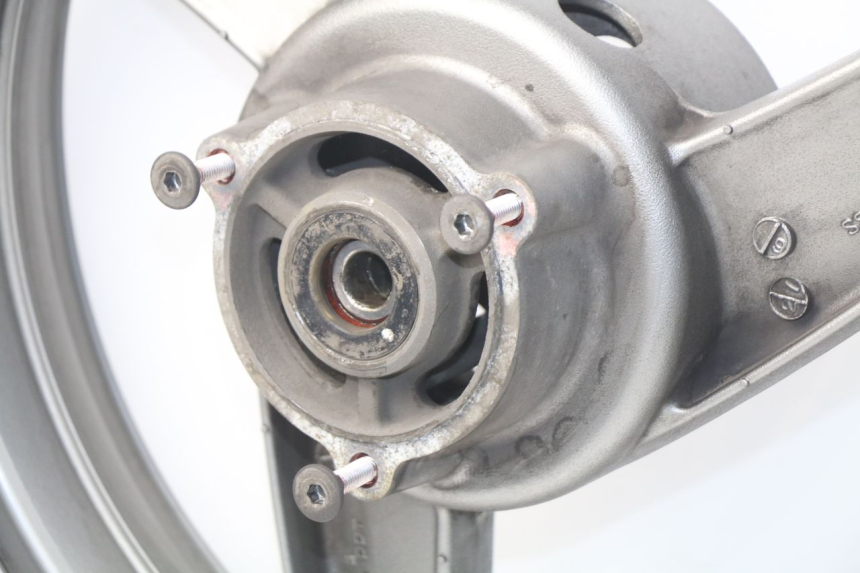 photo de JANTE ARRIERE KAWASAKI GPZ S 500 (1994 - 2005) - Vue d’ensemble