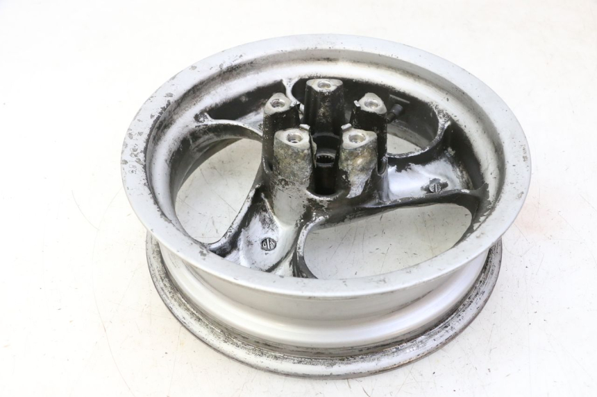 photo de JANTE ARRIERE KYMCO GRAND DINK 125 (2002 - 2007) - Vue rapprochée