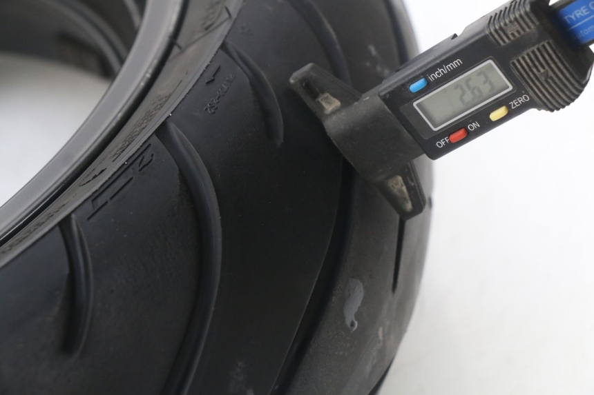 photo de JANTE ARRIERE SUZUKI GSF N BANDIT 600 (2000 - 2004) - Zoom état d’usage