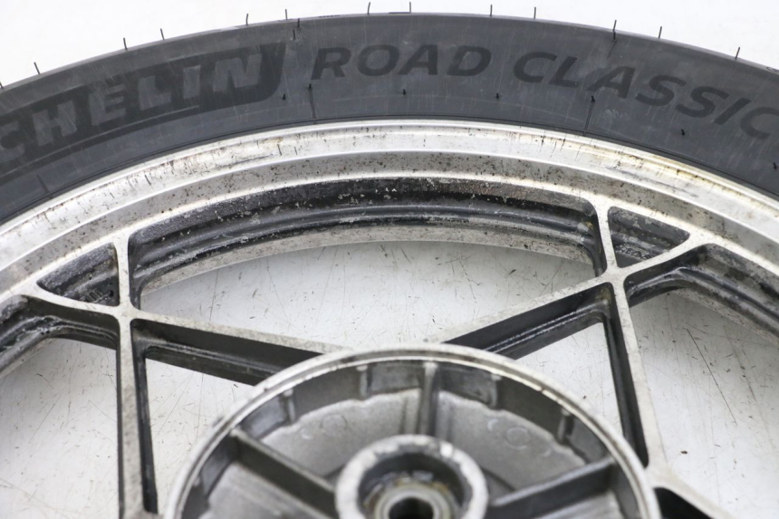 photo de JANTE ARRIERE SUZUKI GSX E 250 (1982 - 1983) - Points de fixation