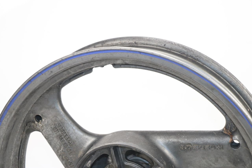 photo de JANTE ARRIERE SUZUKI GSXF GSX F 600 (1988 - 1997) - Gros plan technique
