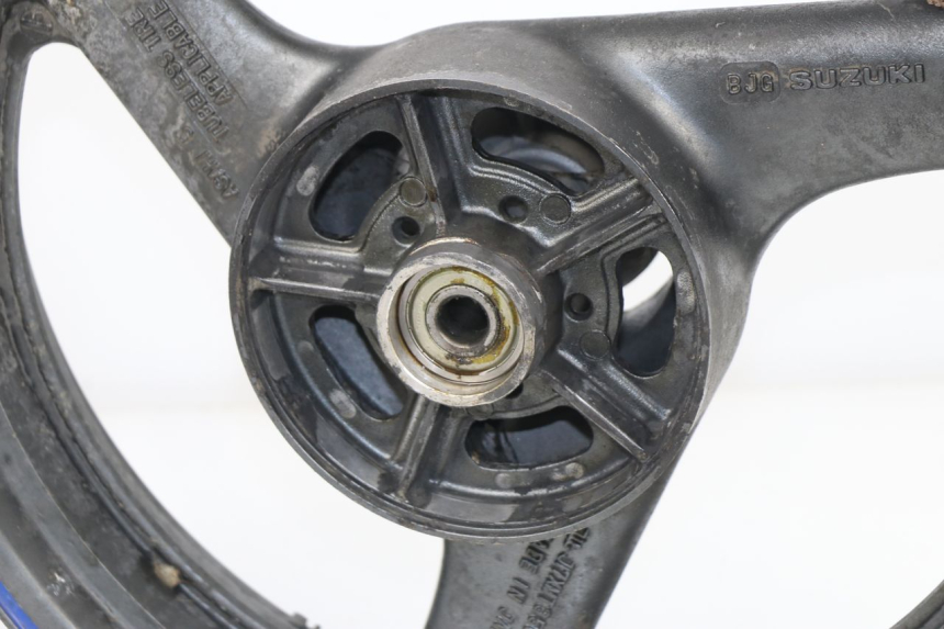 photo de JANTE ARRIERE SUZUKI GSXF GSX F 600 (1988 - 1997) - Points de fixation
