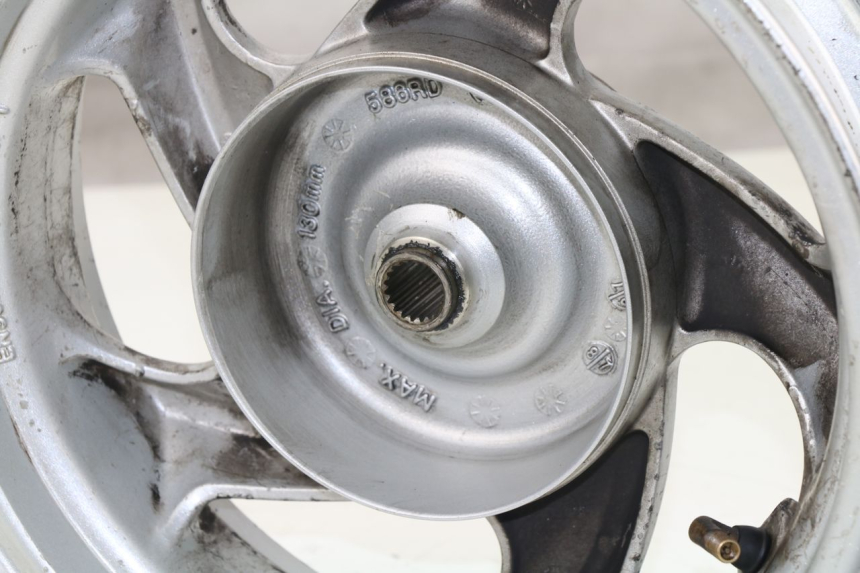 photo de JANTE ARRIERE SYM GTS EVO 125 (2009 - 2013) - État de surface