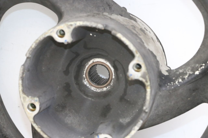 photo de JANTE ARRIERE HONDA FES S-WING SWING 125 (2007 - 2015) - Gros plan technique