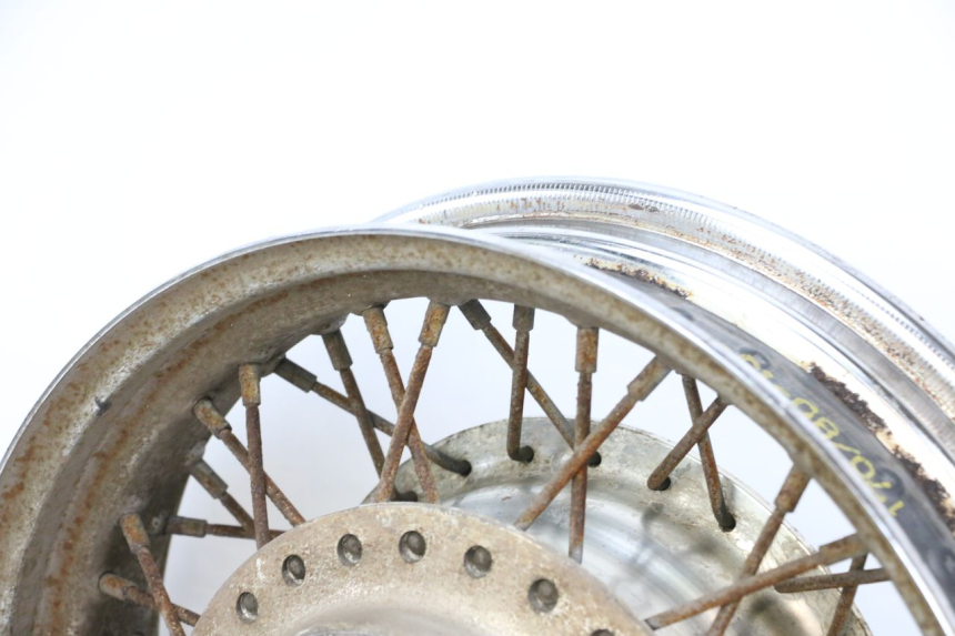 photo de JANTE ARRIERE HONDA VT C2 SHADOW 750 (1997 - 2001) - Gros plan technique