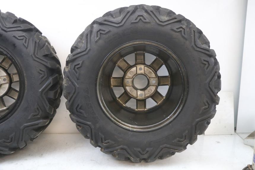 photo de JANTE ARRIERE HYTRACK HY S 4X4 410 (2013 - 2016) - Vue rapprochée