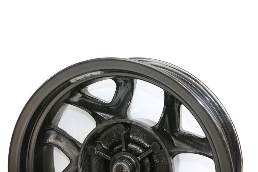 photo de JANTE ARRIERE SYM JOYMAX 125 (2010 - 2017) - Gros plan technique