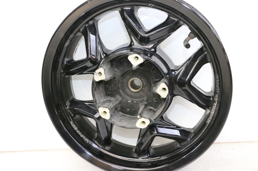 photo de JANTE ARRIERE SYM JOYMAX 125 (2010 - 2017) - Points de fixation