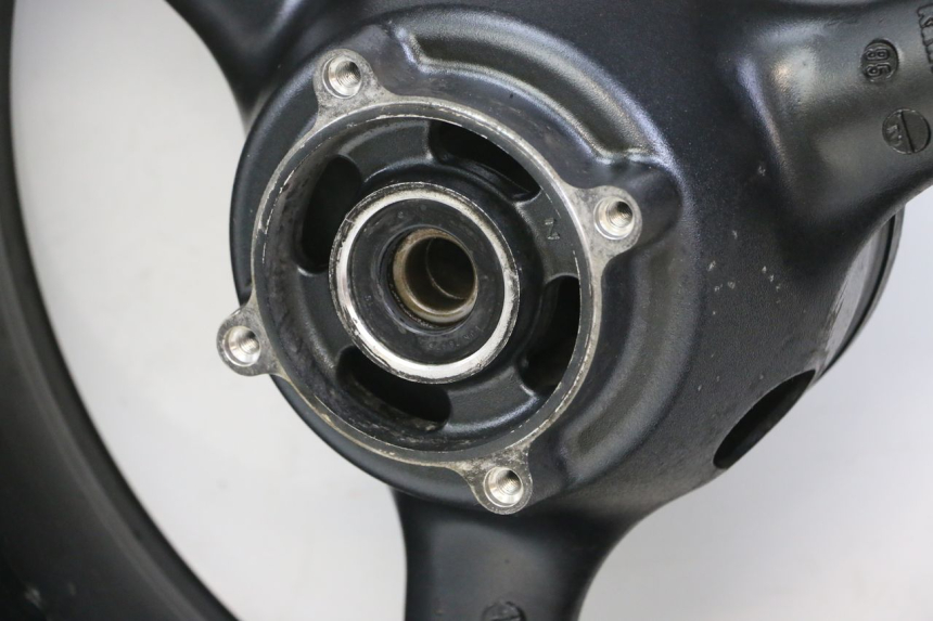 photo de JANTE ARRIERE KAWASAKI ZR7 ZR-7 S 750 (1999 - 2004) - Inspection visuelle