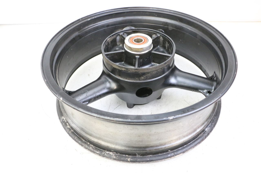 photo de JANTE ARRIERE KAWASAKI ZR7 ZR-7 S 750 (1999 - 2004) - Gros plan technique