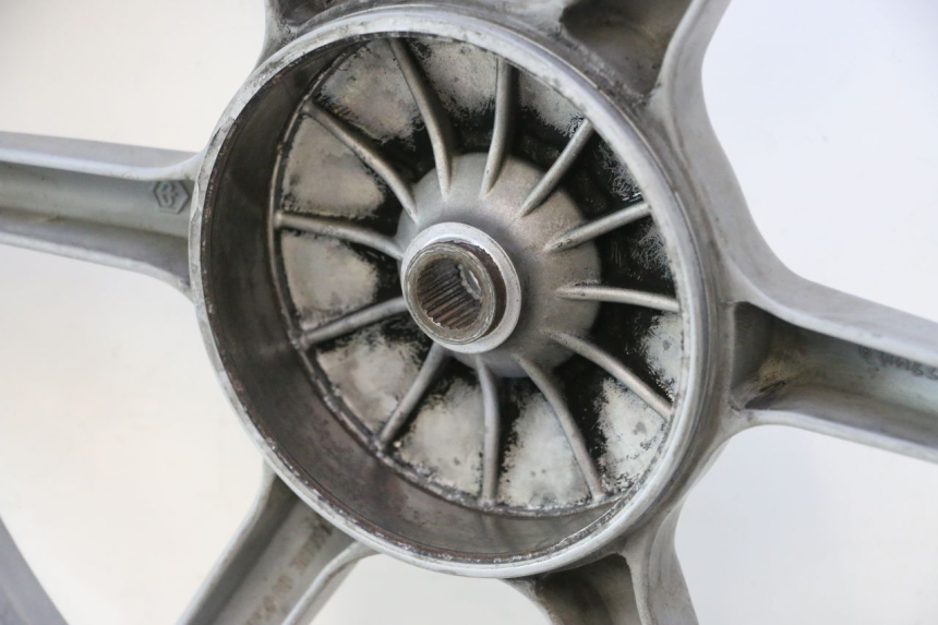 photo de JANTE ARRIERE PIAGGIO LIBERTY 50 (1998 - 2003) - Points de fixation