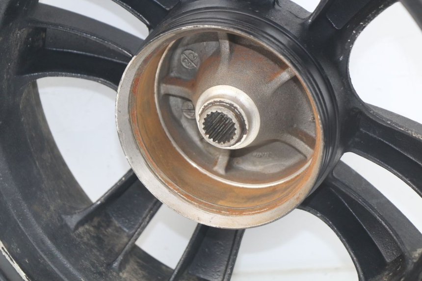 photo de JANTE ARRIERE KYMCO LIKE 2T 50 (2009 - 2018) - Points de fixation