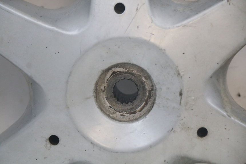 photo de JANTE ARRIERE MBK MACH G AC 50 (2002 - 2014) - Gros plan technique