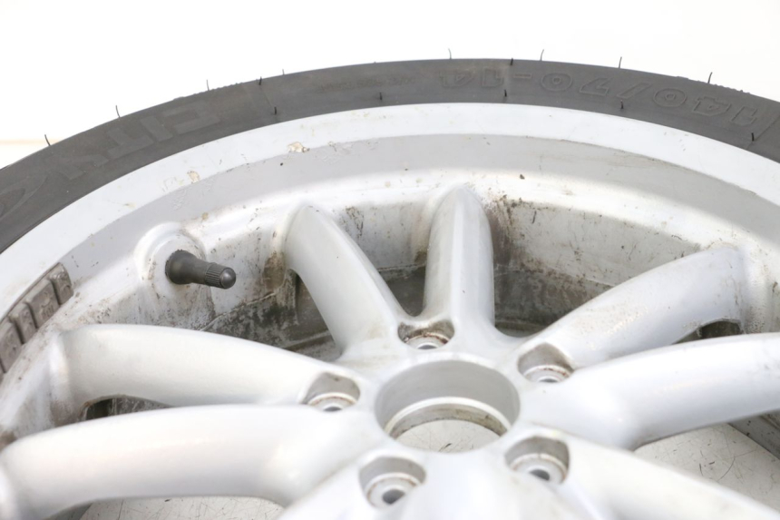 photo de JANTE ARRIERE PIAGGIO MP3 LT 400 (2007 - 2012) - Gros plan technique