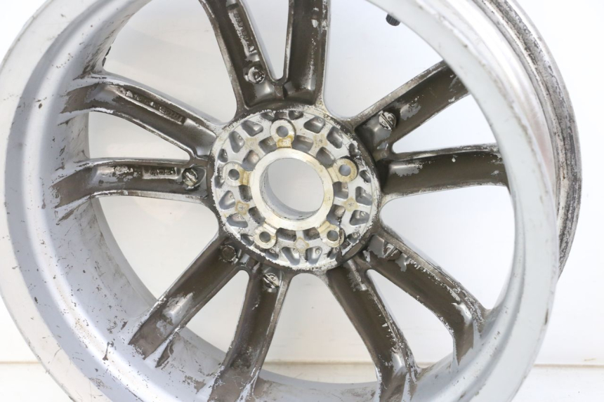 photo de JANTE ARRIERE PIAGGIO MP3 LT 400 (2007 - 2012) - Gros plan technique