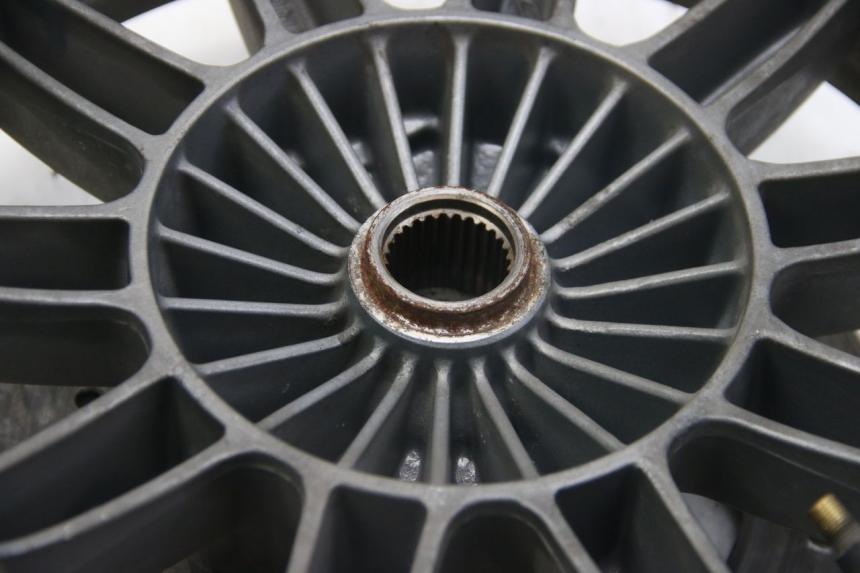 photo de JANTE ARRIERE PIAGGIO MP3 125 (2006 - 2014) - Angle alternatif