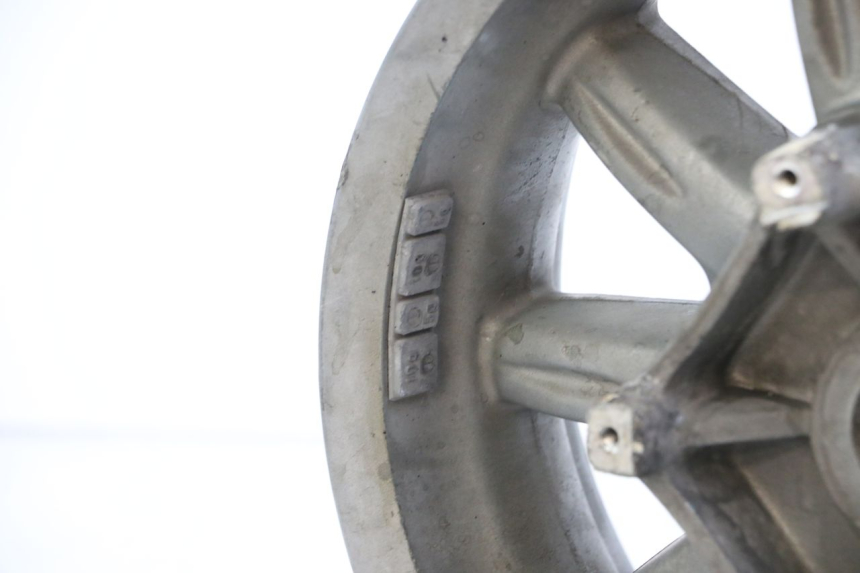 photo de JANTE ARRIERE PIAGGIO MP3 125 (2006 - 2014) - Vue rapprochée