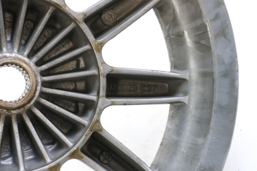 photo de JANTE ARRIERE PIAGGIO MP3 125 (2006 - 2014) - Vue d’ensemble