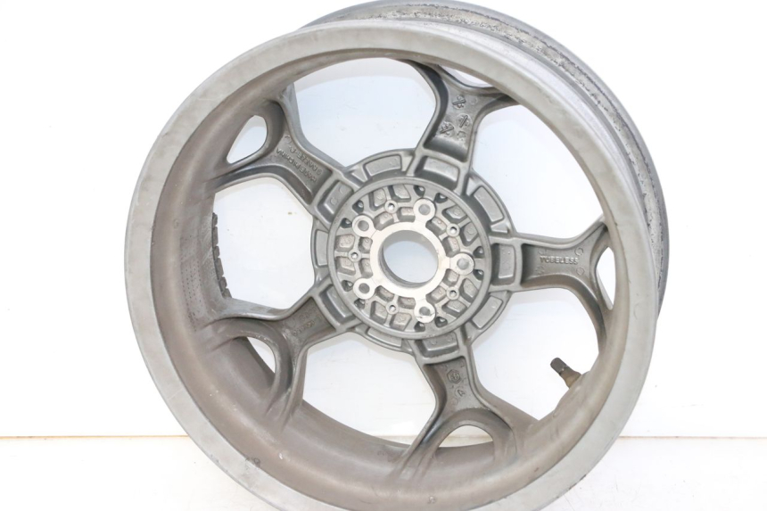 photo de JANTE ARRIERE PIAGGIO MP3 500 (2014 - 2017) - Points de fixation