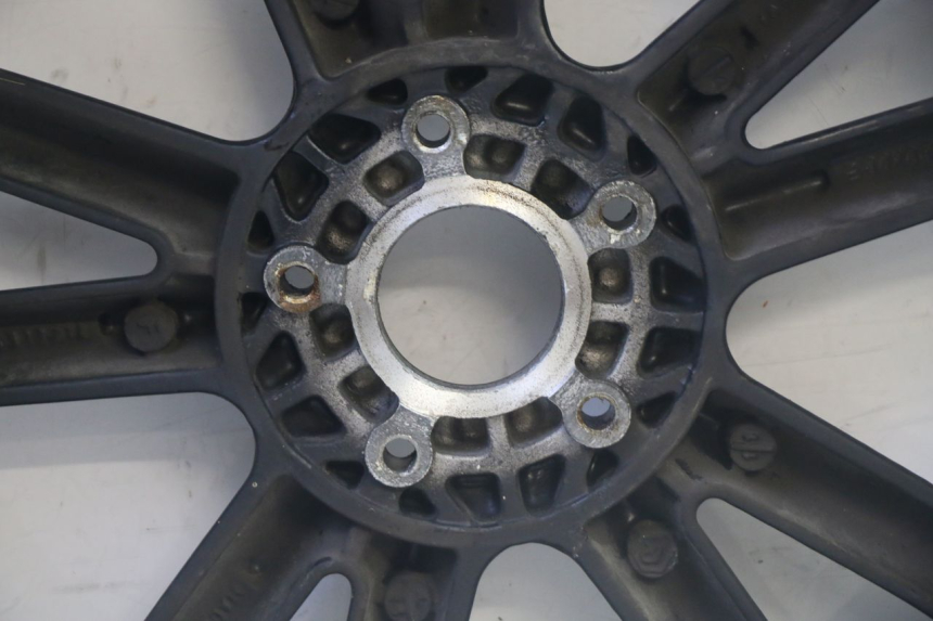 photo de JANTE ARRIERE PIAGGIO MP3 500 (2011 - 2015) - Marquages et références