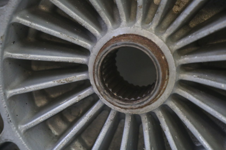 photo de JANTE ARRIERE PIAGGIO MP3 RL 250 (2006 - 2010) - Détails caractéristiques