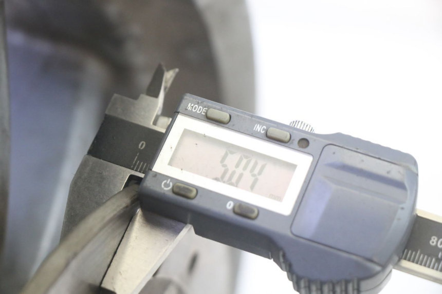 photo de JANTE ARRIERE PIAGGIO MP3 RL 250 (2006 - 2010) - Vue d’ensemble