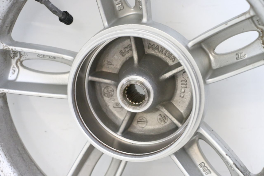 photo de JANTE ARRIERE YAMAHA NEOS NEO'S 4T 50 (2008 - 2016) - Gros plan technique