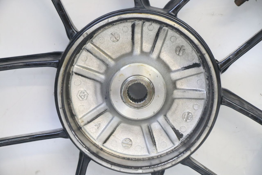 photo de JANTE ARRIERE PIAGGIO NEW TYPHOON 50 (2018 - 2021) - Détails caractéristiques