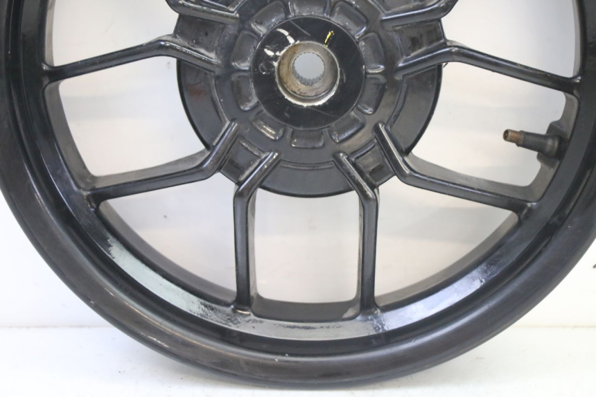 photo de JANTE ARRIERE PIAGGIO NEW TYPHOON 50 (2018 - 2021) - Gros plan technique