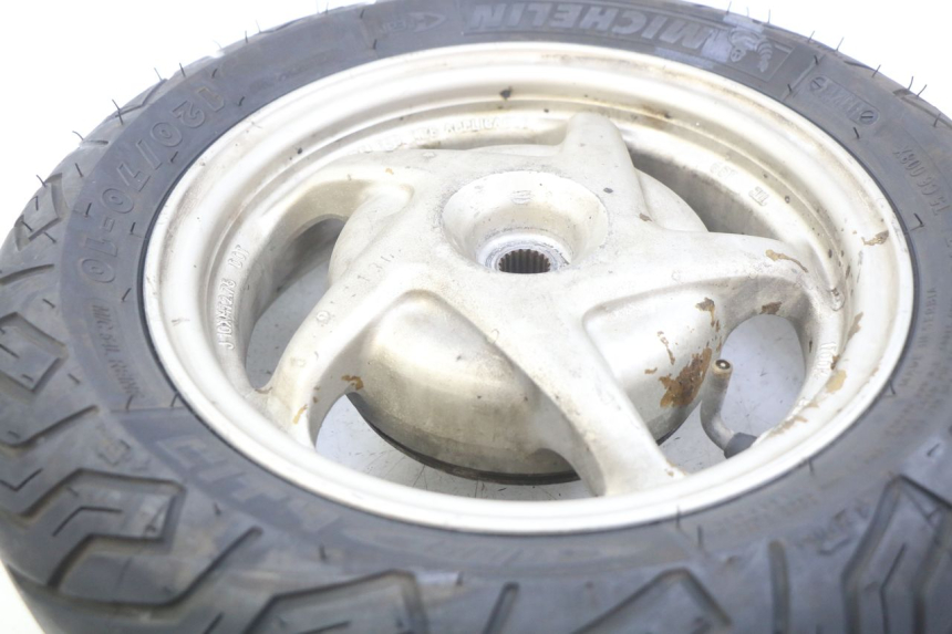 photo de JANTE ARRIERE HONDA NHX LEAD 110 (2008 - 2010) - Gros plan technique