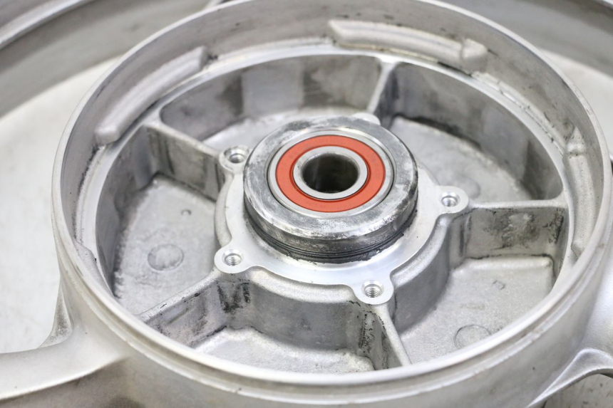 photo de JANTE ARRIERE HONDA NTV DEAUVILLE 650 (2001 - 2006) - Vue d’ensemble