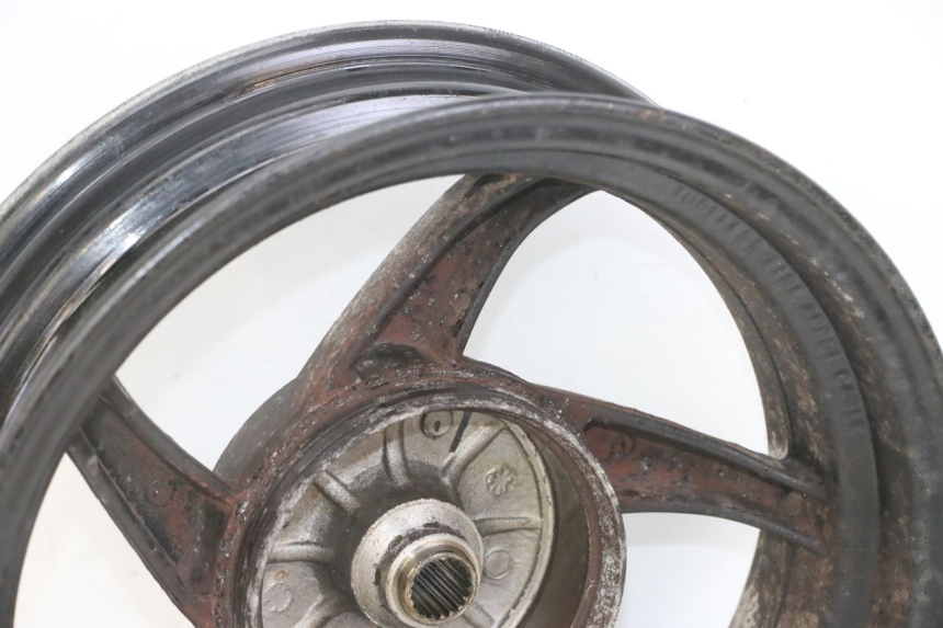 photo de JANTE ARRIERE SYM ORBIT 2 4T 50 (2008 - 2017) - Zoom état d’usage