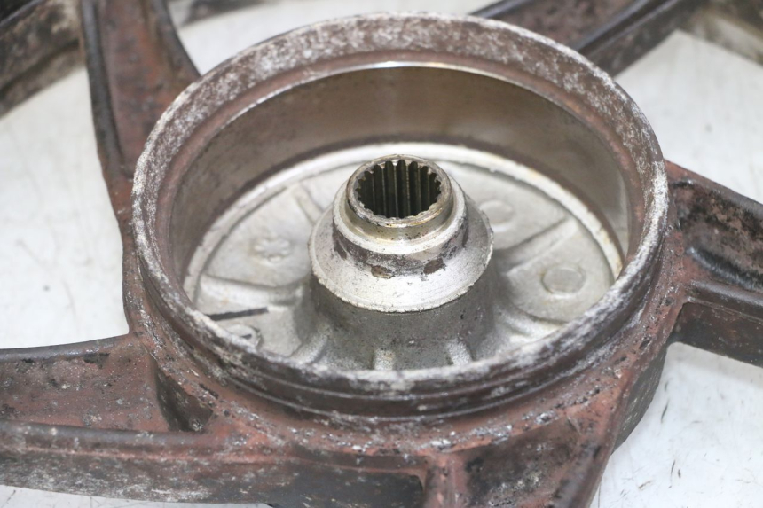 photo de JANTE ARRIERE SYM ORBIT 2 4T 50 (2008 - 2017) - Marquages et références