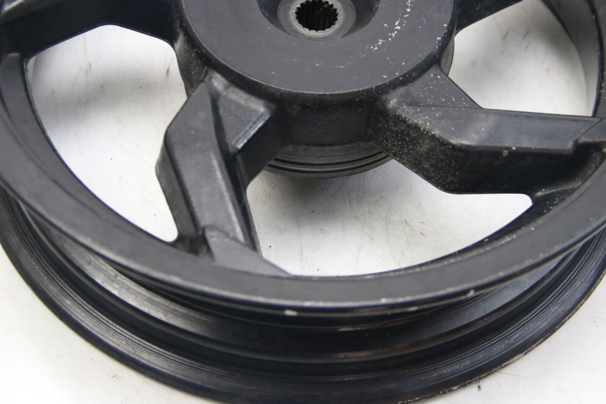 photo de JANTE ARRIERE SYM ORBIT III 3 4T 50 (2021 - 2025) - Vue rapprochée