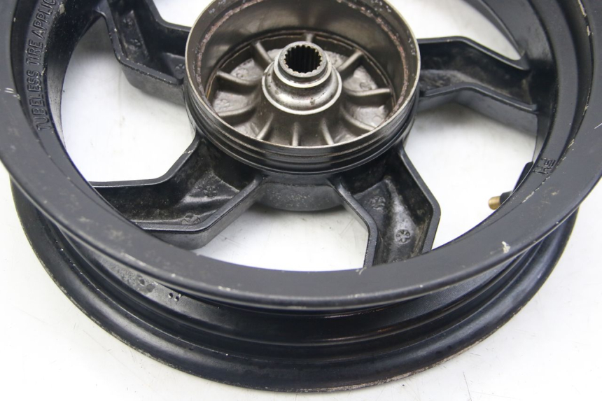 photo de JANTE ARRIERE SYM ORBIT III 3 4T 50 (2021 - 2025) - Focus structure