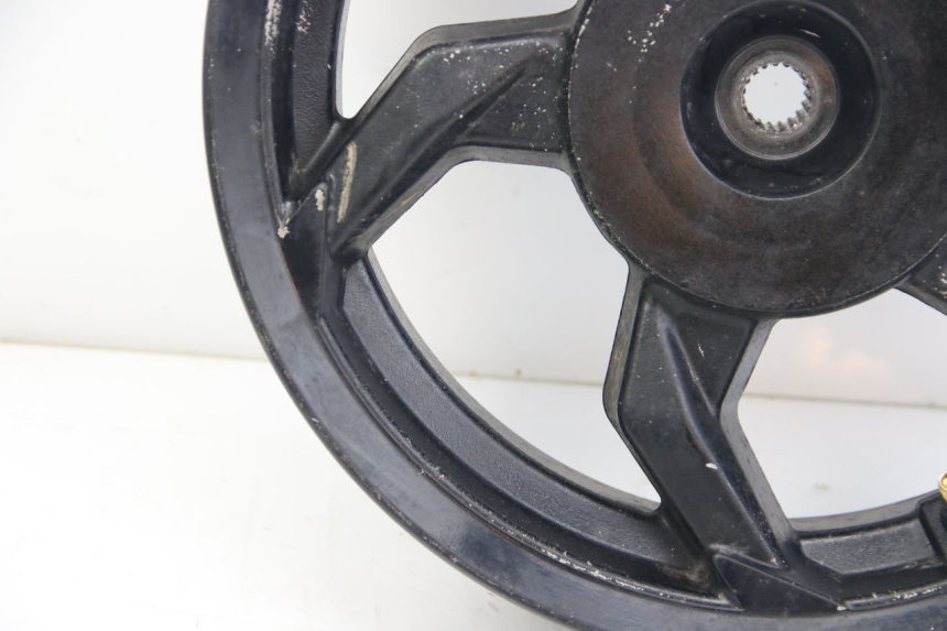 photo de JANTE ARRIERE SYM ORBIT III 3 4T 50 (2021 - 2025) - Zoom état d’usage