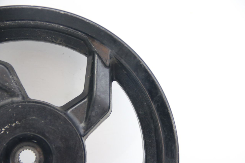 photo de JANTE ARRIERE SYM ORBIT III 3 4T 50 (2021 - 2025) - Gros plan technique