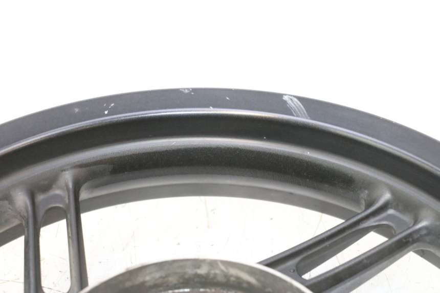 photo de JANTE ARRIERE HONDA PCX (JF28) 125 (2009 - 2011) - Vue rapprochée