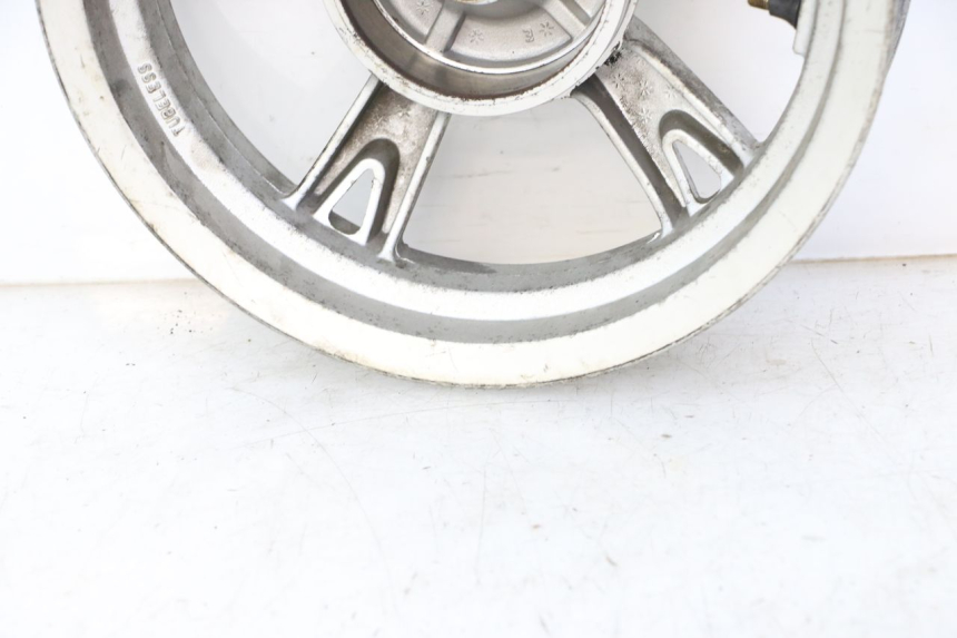 photo de JANTE ARRIERE PEUGEOT KISBEE 4T 50 (2010 - 2017) - Zoom état d’usage