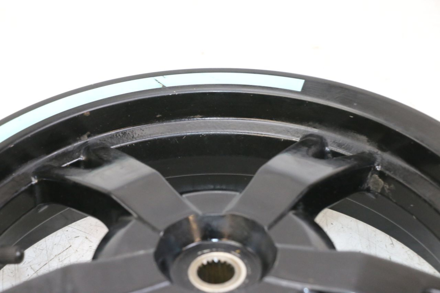 photo de JANTE ARRIERE PEUGEOT STREETZONE 4T 50 (2018 - 2023) - Détails caractéristiques