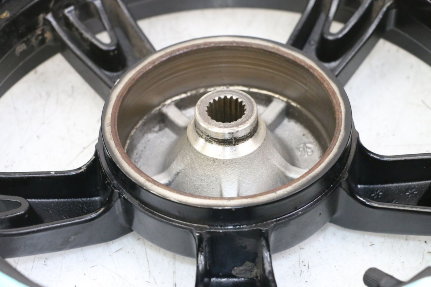 photo de JANTE ARRIERE PEUGEOT STREETZONE 4T 50 (2018 - 2023) - Pièce contrôlée